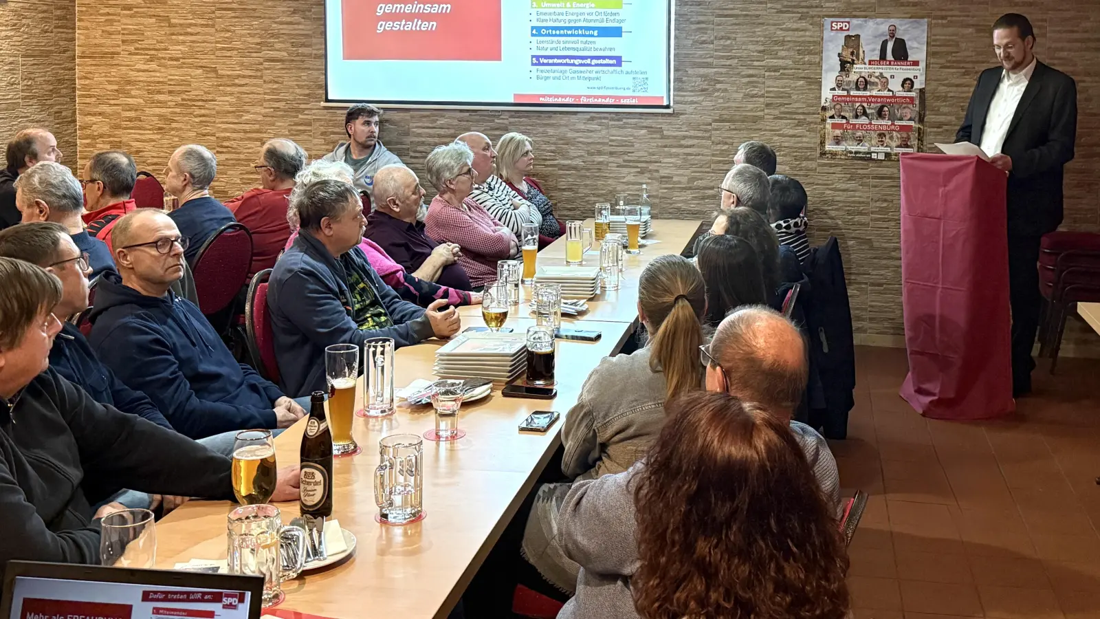 Holger Bannert bei der Vorstellung des Wahlprogramms (Bild: Ulrich Krapf)