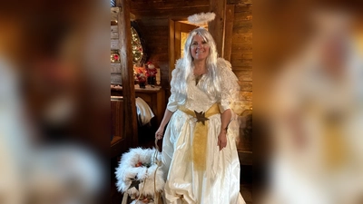 Vom Himmel hoch da komm ich her....Besuch des Christkinds bei der Siedlergemeinschaft. (Bild: Fritz Eckl)