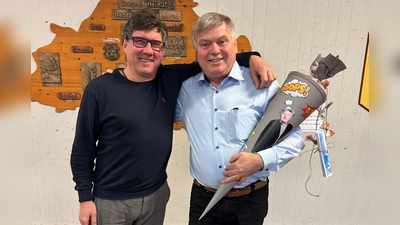 links: Vorsitzender der Verwaltungsgemeinschaft Schönsee Gerald Reiter, rechts: Bernhard Treiber (Bild: Denise Drächsler)