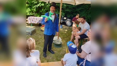 Zauberer Franz unterhielt Groß und Klein (Bild: Paul Grötsch)