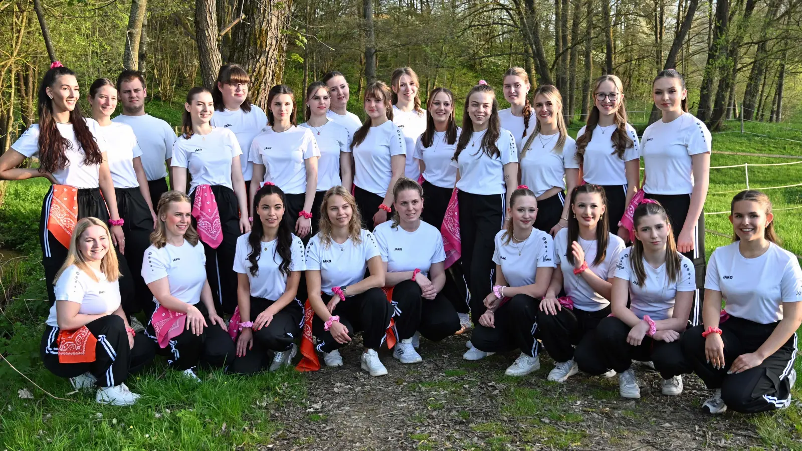 Sommertanzgruppe der AWO Tanzgruppe Grün-Weiß Oberviechtach e.V. (Bild: Michael Welnhofer)