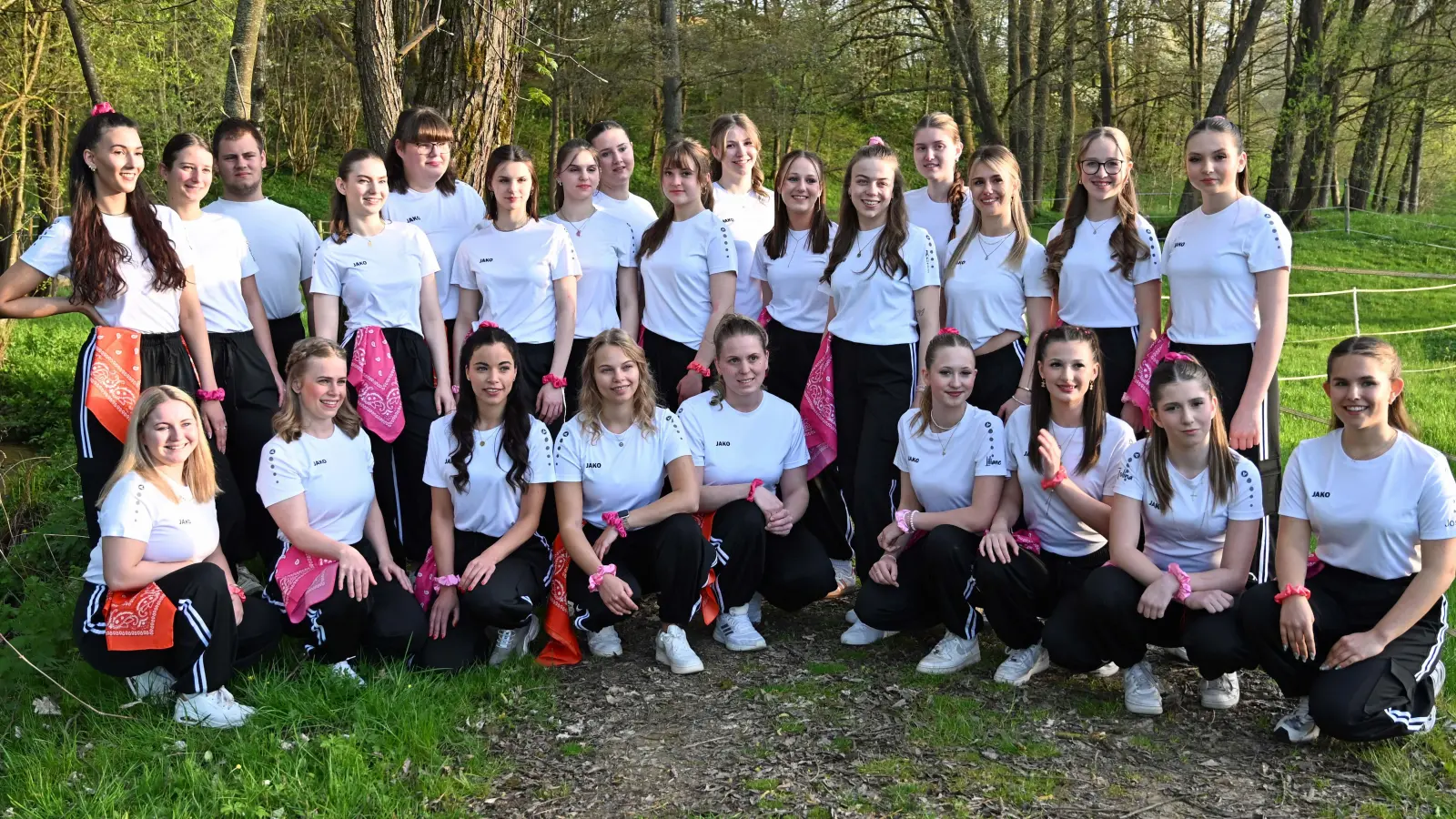 Sommertanzgruppe der AWO Tanzgruppe Grün-Weiß Oberviechtach e.V. (Bild: Michael Welnhofer)