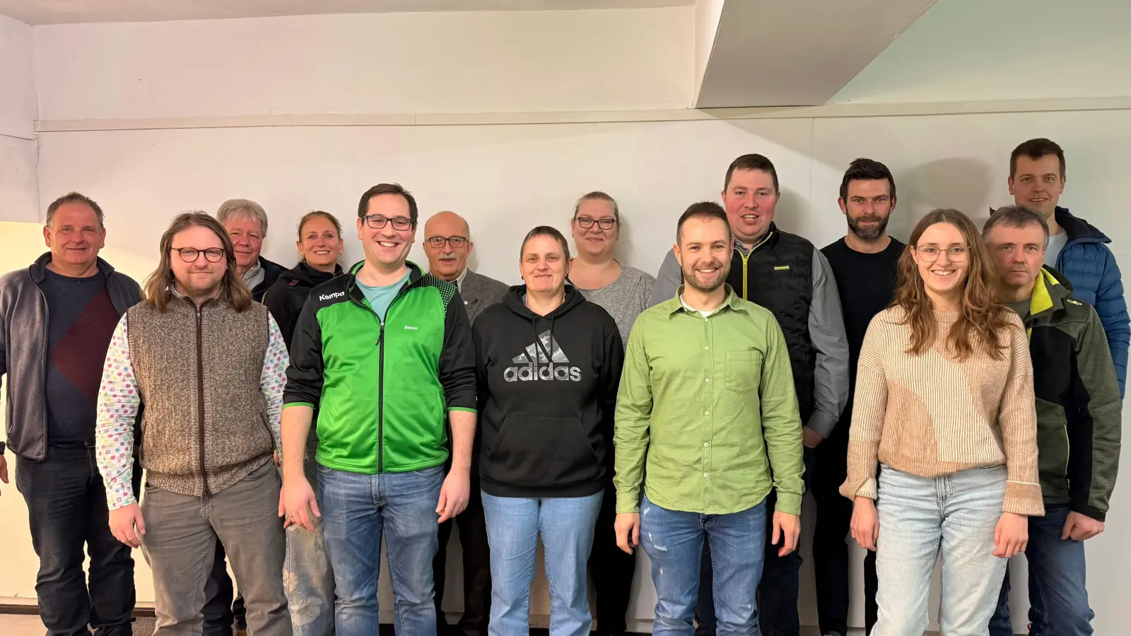 Die Vorstandschaft des Schützenvereins Hubertus Ursensollen hat sich zum Teil erneuert und erweitert (Bild: Jonas Sperber)