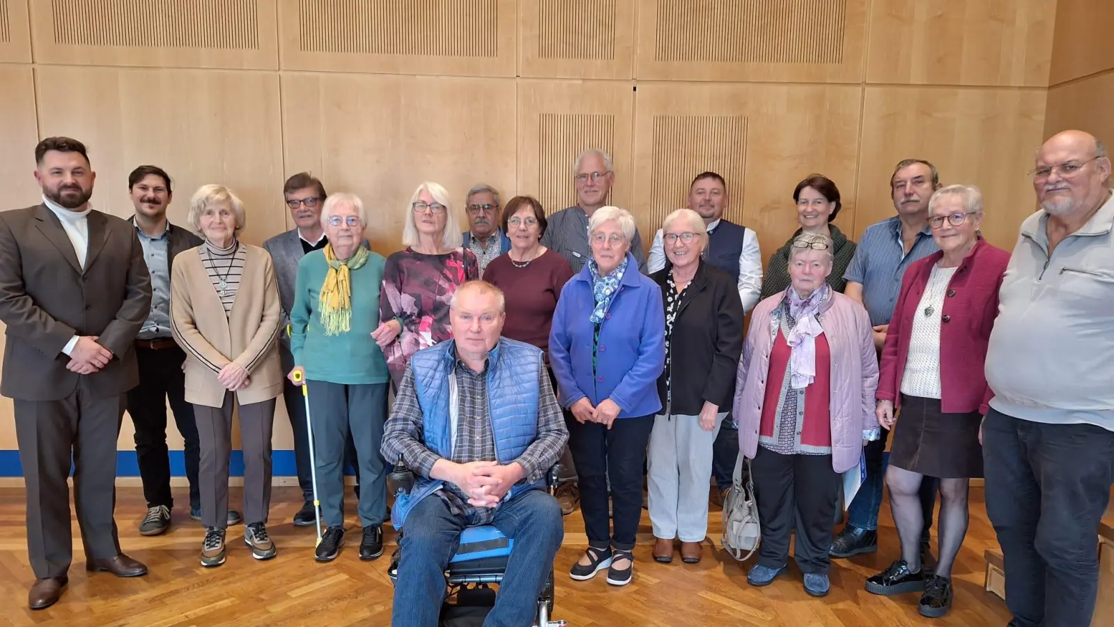 JHV VdK Neustadt/WN Vorstandschaft, Bürgermeister und zu ehrende Mitglieder (Bild: Elisabeth Guldner)