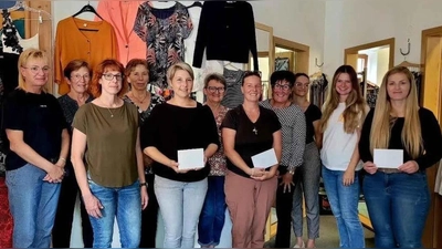 Gleich drei Kita Fördervereine in der Stadt Vilseck dürfen sich über eine Spende der Kleiderkiste freuen. Geld, das direkt und unbürokratisch den Kindern zugutekommt. (Bild: Martina Weiß)