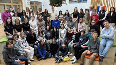 Die 7 Tage Schüleraustausch hat die deutschen und französischen Schüler zusammengeschweißt. Ein Wiedersehen gibt es bereits Ende April. (Bild: Christine Hollederer)