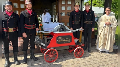 Kapellenfest mit Segnung des „Einsatzfahrzeuges”. (Bild: Hubert Piehler)