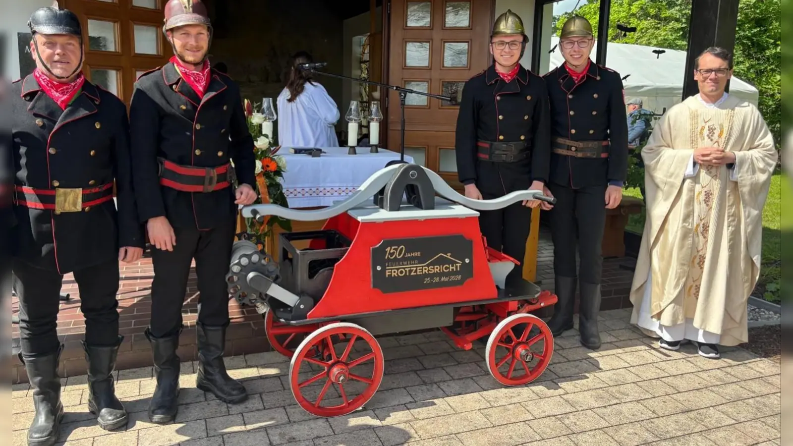 Kapellenfest mit Segnung des „Einsatzfahrzeuges”. (Bild: Hubert Piehler)