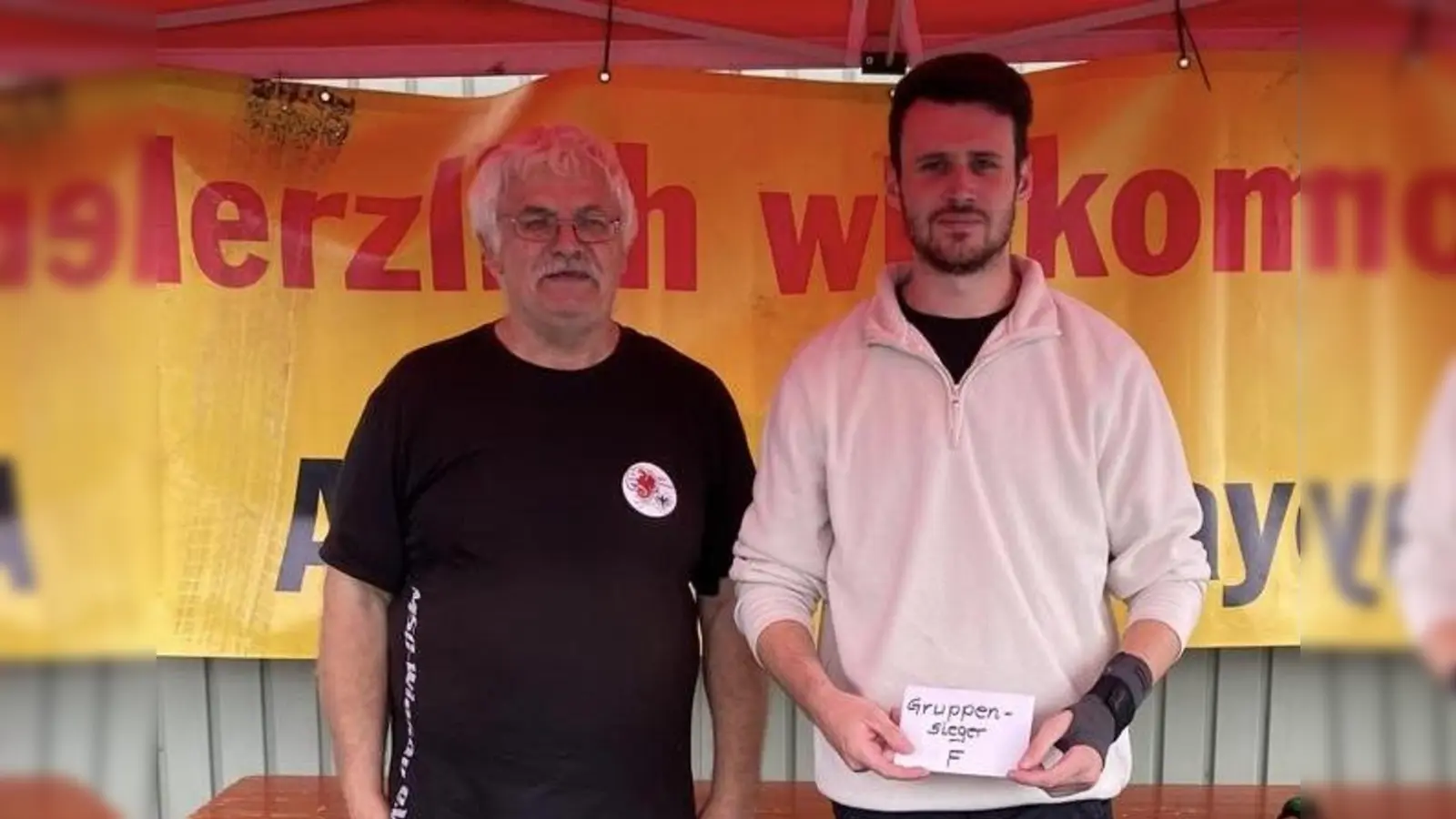 Mit dem Klassesieg beim Slalom des MSC Wiesau sicherte sich Florian Fachtan (rechts)den Titel im Regional Pokal Oberfranken. (Bild: Karl-Heinz Dietrich)