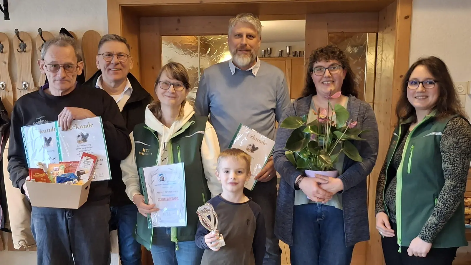 vo li. nach re.: Wolfgang Hausknecht, Oskar Schuster, Annett Zimmermann, Ferdinand Tretter, Christian Kreuzer, Ramona Tretter, Nadja Hendl-Dostler (Bild: Andreas Hendl-Dostler)