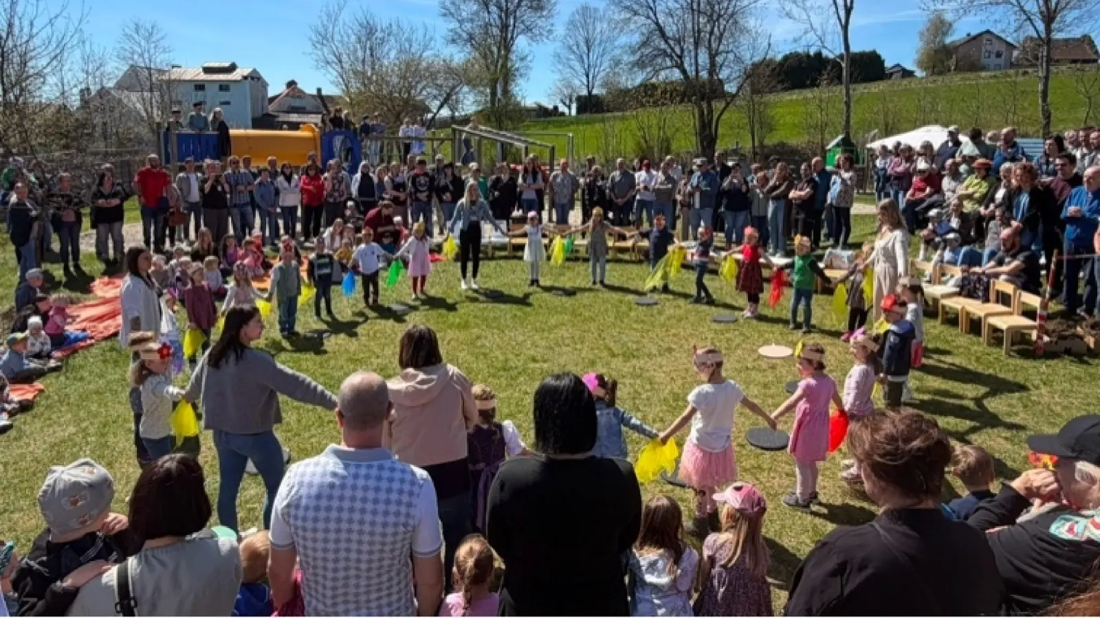 Aufführung der Kinderhauskinder  (Bild: Laura Simon, Verena Kölbl )