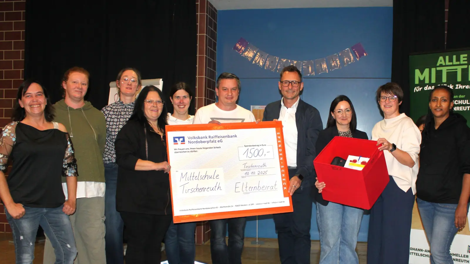 von links: Fr. Wolfrum-Krämer, Fr. Ranczuch, Fr. Prause, Fr. Martin, Fr. Haberkorn, Hr. Kunz, Hr. Bayer, Fr. Heller-Trinks, Fr. Haferland, Fr. Besemahn (Bild: German Schieder)