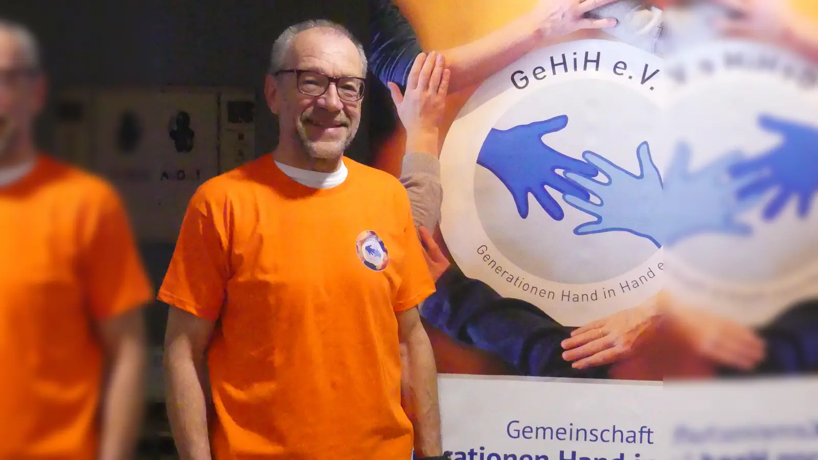 Karl Lorenz rief die Helfer der Gemeinschaft dazu auf, T-Shirts mit dem GeHiH-Emblem zur Außenwerbung zu nutzen.  (Bild: Walther Hermann)