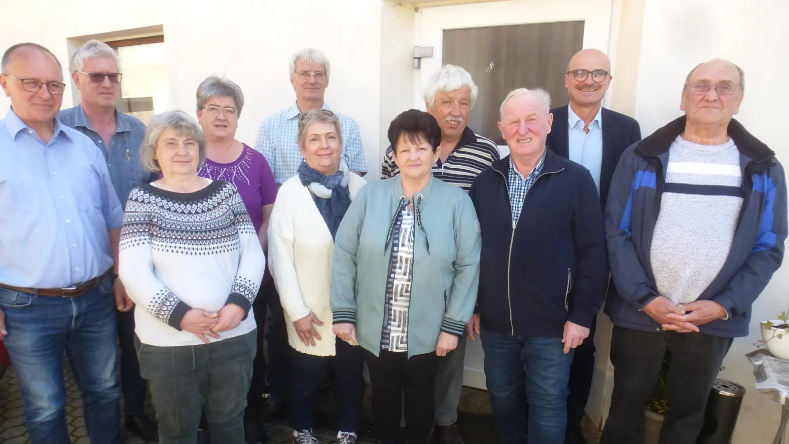 Die neu gewählte Spitze der Wanderfreunde Schwarzhofen.  (Bild: Adolf Mandl)
