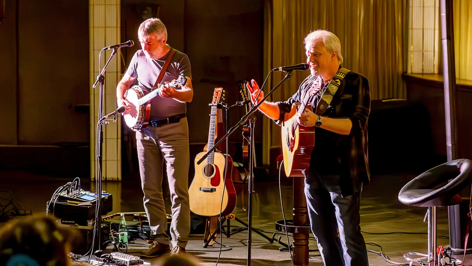 Auftritt MitleToe &amp; Ivy 2022 im Ring-Theater Amberg (Bild: Marcus Rebmann)