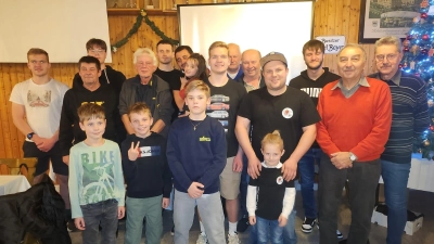 Die besten Sportfahrer wurden bei der Weihnachtfeier des MSC Wiesau für ihre Erfolge aus gezeichnet. (Bild: Karl-Heinz Dietrich)