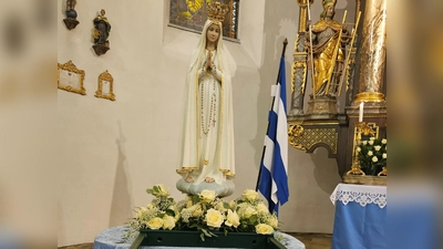 Die Fatima Nationalmadonna für Deutschland bei der 11er Wallfahrt in St. Dionysius. (Bild: Beate Suttner)