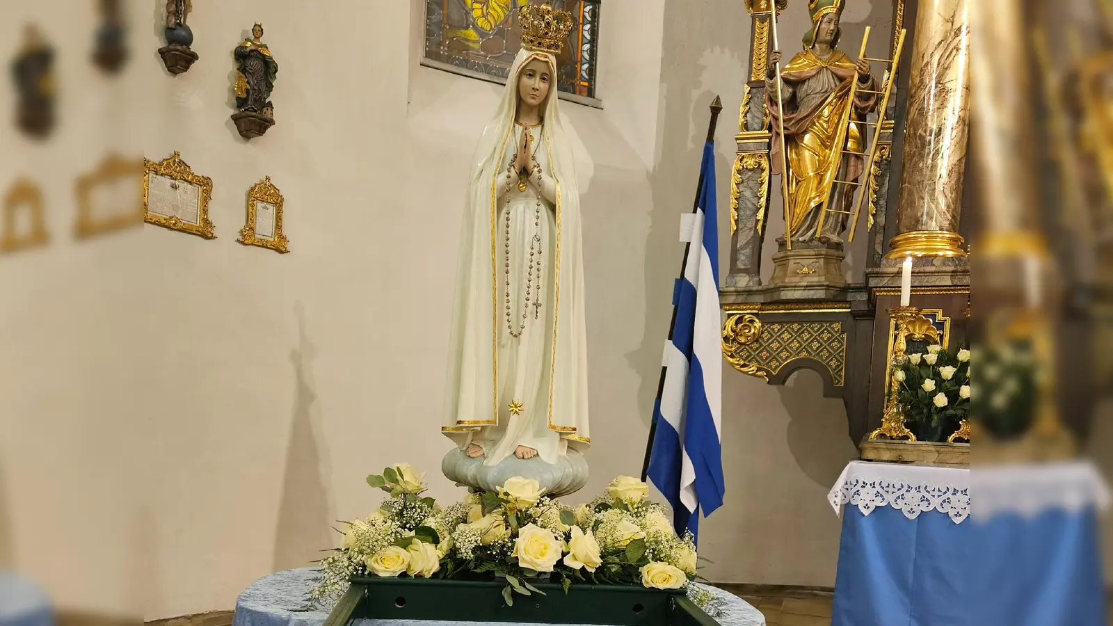 Die Fatima Nationalmadonna für Deutschland bei der 11er Wallfahrt in St. Dionysius. (Bild: Beate Suttner)