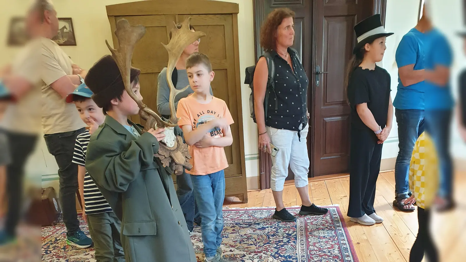 Im Rahmen des Ferienprogramms der Stadt Bärnau besuchten die Kinder die alte Reitschule in Tachov. (Bild: Ingrid Leser)