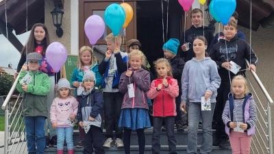 Gespannt warten alle auf das Startsignal zum Abflug (Bild: Manuela Deml)