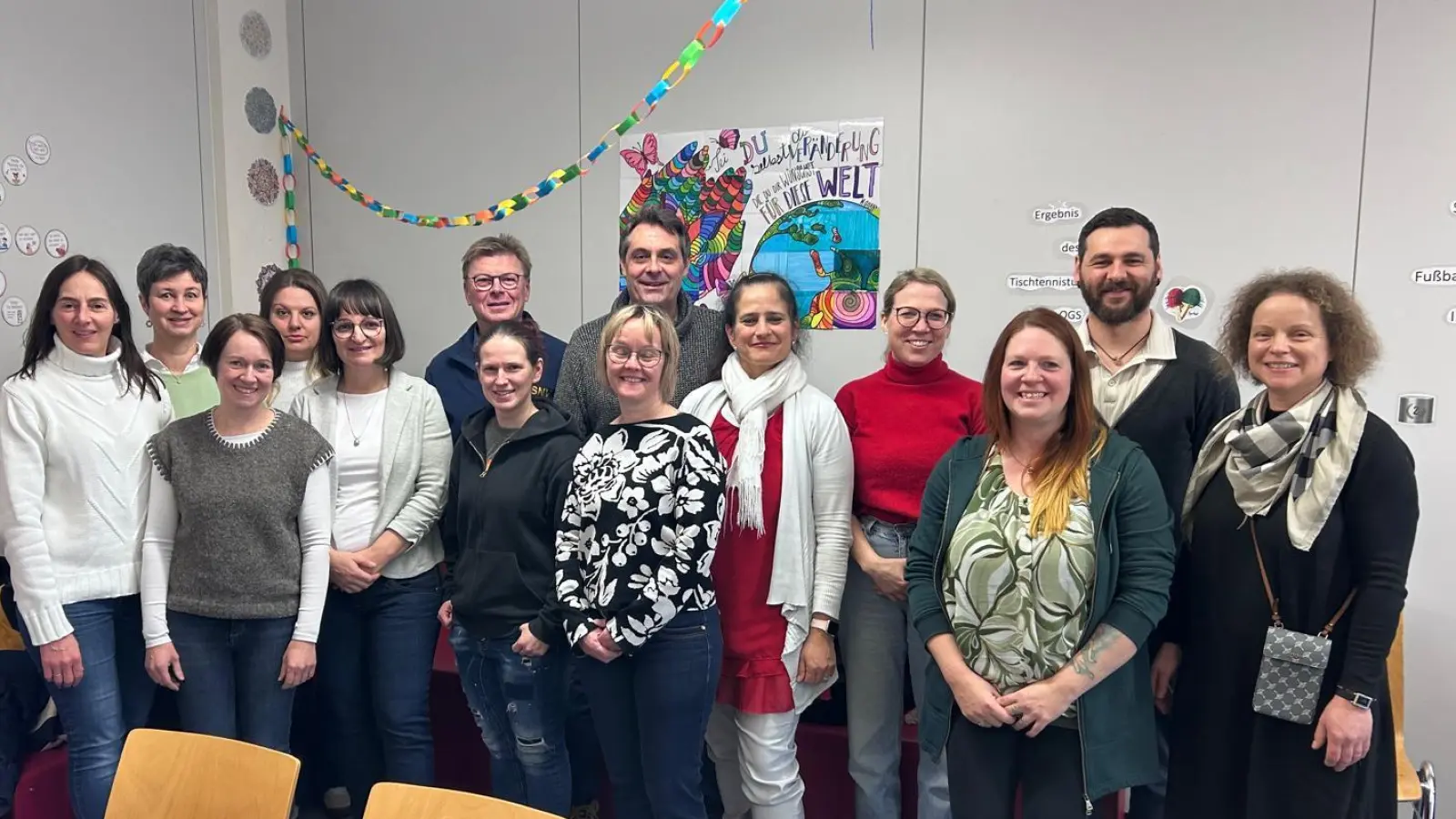 Die Referentinnen und Referenten des „Tags des Lebens” zusammen mit den organisierenden Lehrkräften. (Bild: Heidi Riedel)