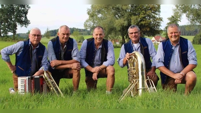 Die Musikgruppe S’Vils-Blech feiert in Freihung ihr zehnjähriges Bestehen. (Bild: Theresa Mayerhofer)
