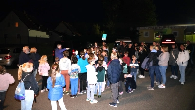 SPD - Ortsverein Waldthurn - Ferienprogramm: Nachtwanderung mit Gruselgeschichten und Lagerfeuer (Bild: Franz Völkl)