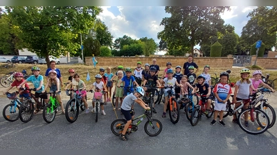 Mehr als 25 Kinder nahmen am Techniktraining des Radfahrerverein Eintracht Elbart teil. (Bild: Christian Wiesneth)