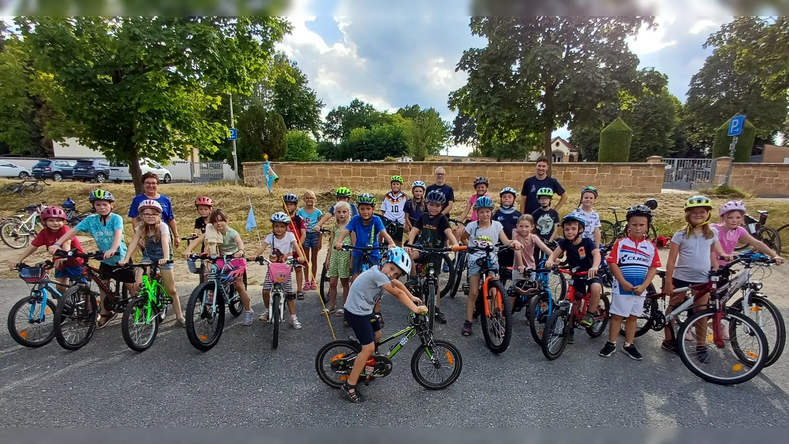 Mehr als 25 Kinder nahmen am Techniktraining des Radfahrerverein Eintracht Elbart teil. (Bild: Christian Wiesneth)