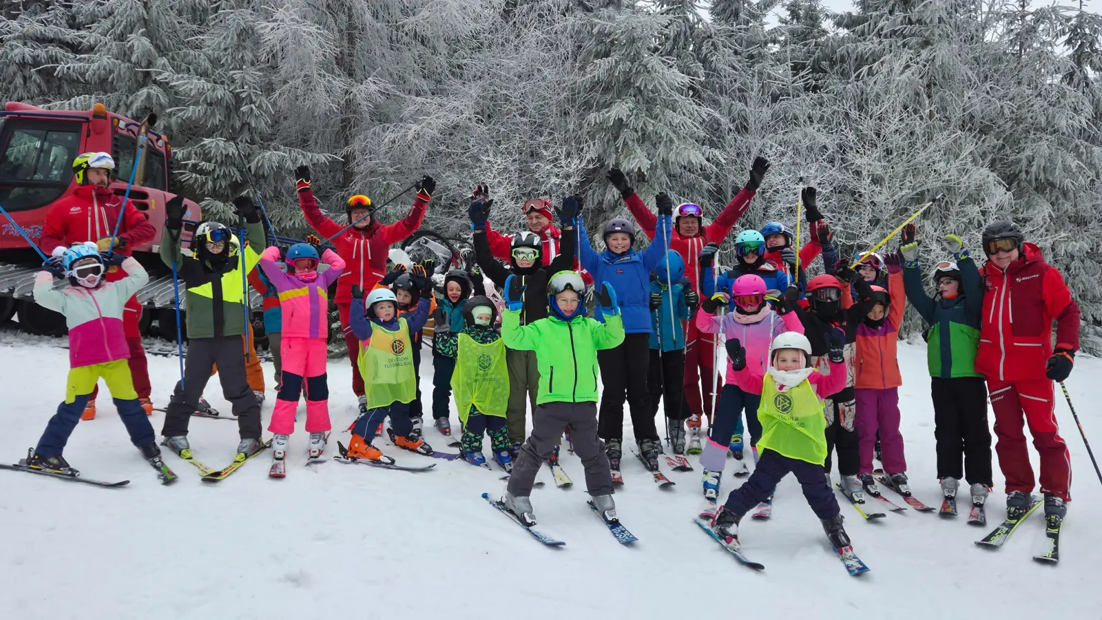 Teilnehmer und Übungsleiter am Skikurs (Bild: Christoph Meier)