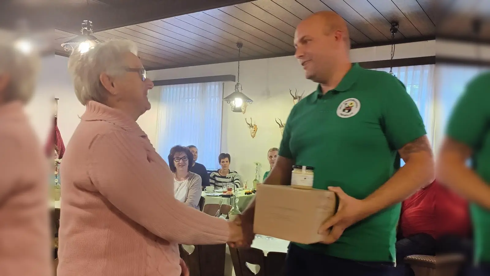 Betty Lehmeier und Markus Fuchs (Vorsitzender). (Bild: Annette Wenkmann)