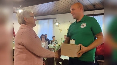Betty Lehmeier und Markus Fuchs (Vorsitzender). (Bild: Annette Wenkmann)