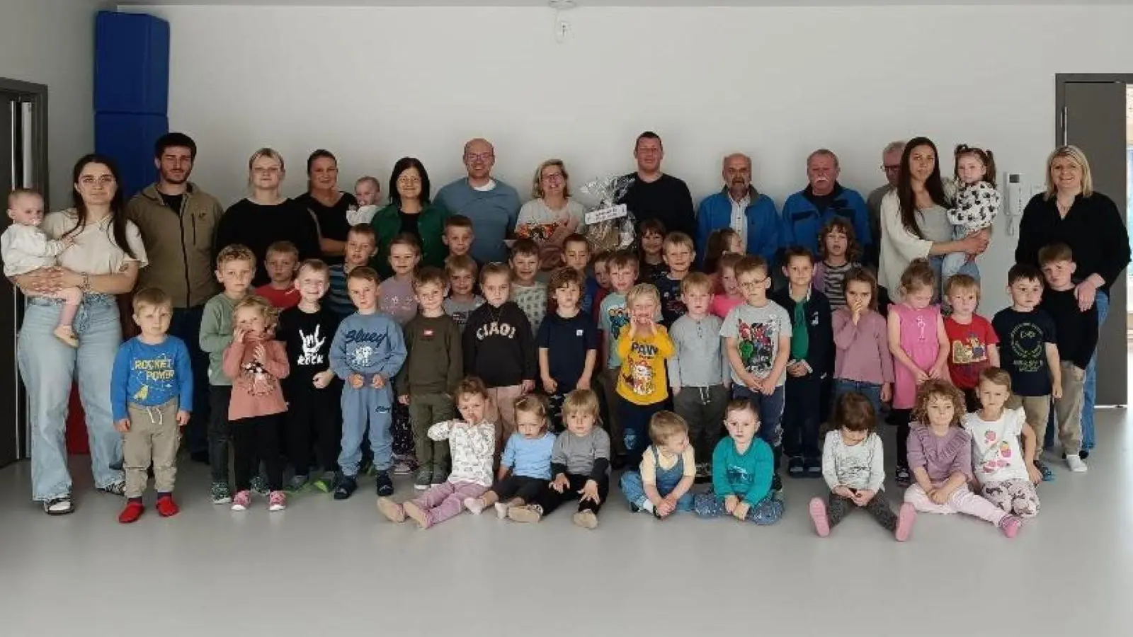 Der neue Bürgermeister Johannes Prechtl wurde herzlich im Kinderhaus Sankt Josef willkommen geheißen. (Bild: Josef Söllner)