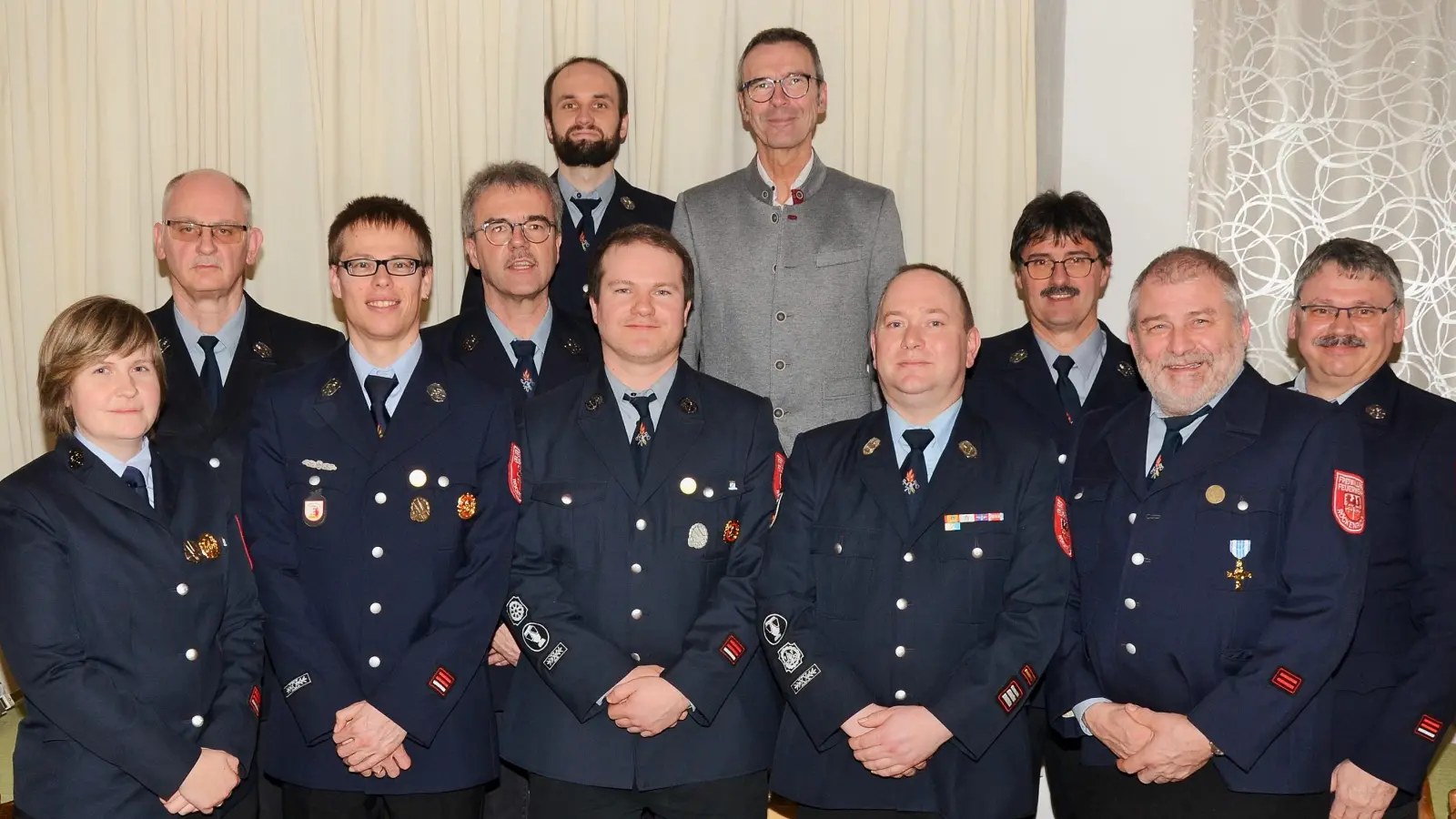 Die neue Vorstandschaft der FF Röckenricht mit Bürgermeister Peter Achatzi (Bild: Erwin Kolb)