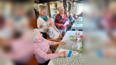 Die Reuther Seniorinnen hatten viel Spaß bei einem Quiznachmittag. (Bild: Elfriede Ackermann)