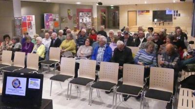 Bereits zum 10. Mal trafen sich die GeHiH-Mitglieder zur Jahreshauptversammlung in der Aula der Markus-Gottwalt-Schule. (Bild: Walther Hermann)