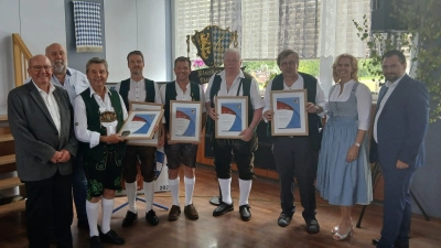 Ehrungen langjähriger Mitglieder im Nordbayerischen Musikbund. (Bild: Paul Zaruba)