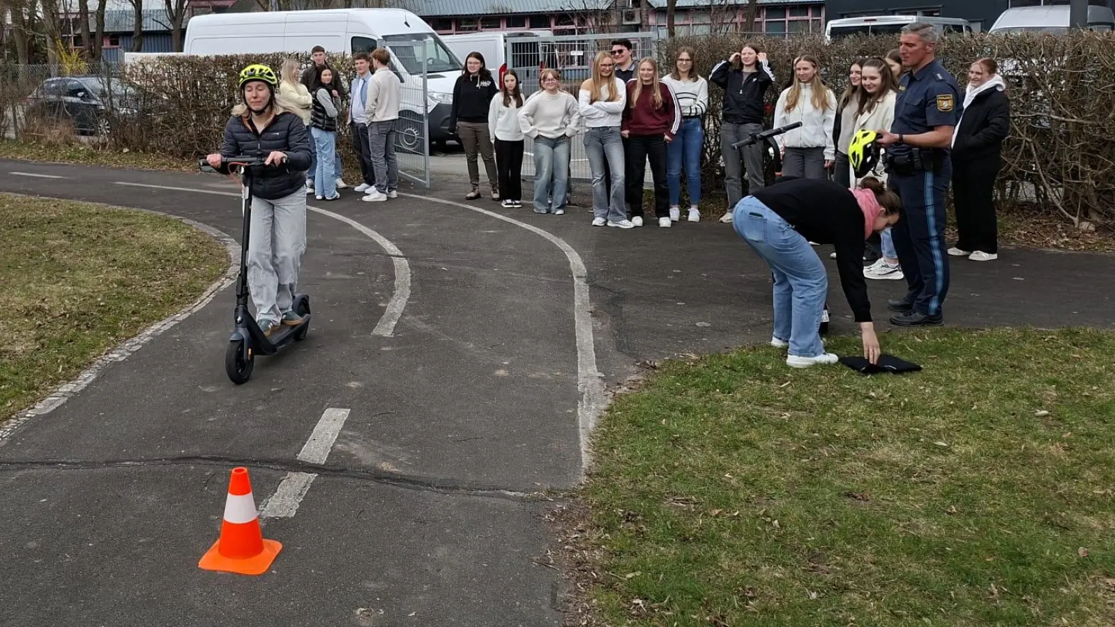 Verkehrssicherheitswoche am BSZ Weiden mt der Verkehrswacht Weiden (Bild: Werner Klement)