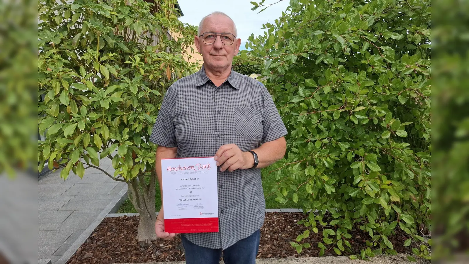 Der heute 68-Jährige, gelernter Metzger und spätere Lkw-Fahrer Herbert Schober hat inzwischen 150-mal Vollblut gespendet. (Bild: Karl Ziegler)