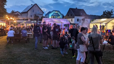 Viele Gäste finden jedes Jahr den Weg zum Fronhofer Dorffest. (Bild: Kristin Winderl)