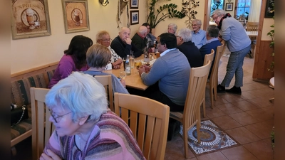 Eine harmonische Zeit miteinander verbrachten Mitglieder der KAB Fuchsmühl. (Bild: Xaver Stock)