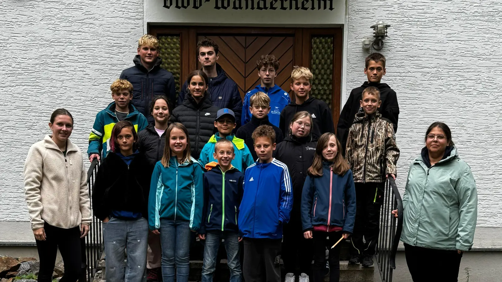 Die Ministranten der Pfarrei Weiherhammer und Kohlberg mit ihren Betreuerinnen  (Bild: Markus Krauß)