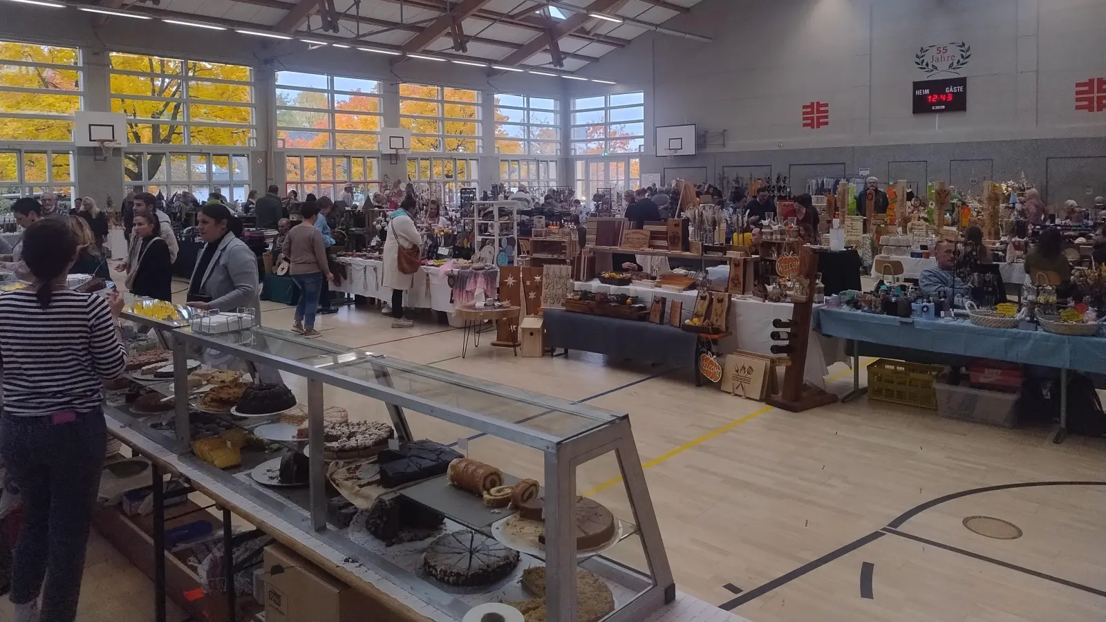 Zahlreiche Aussteller zeigen Ihre selbstgebastelten Waren. (Bild: Andreas Baumann )