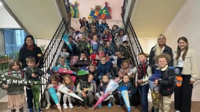 Die 33 Schulanfänger in Wiesau. (Bild: Inge Dick)