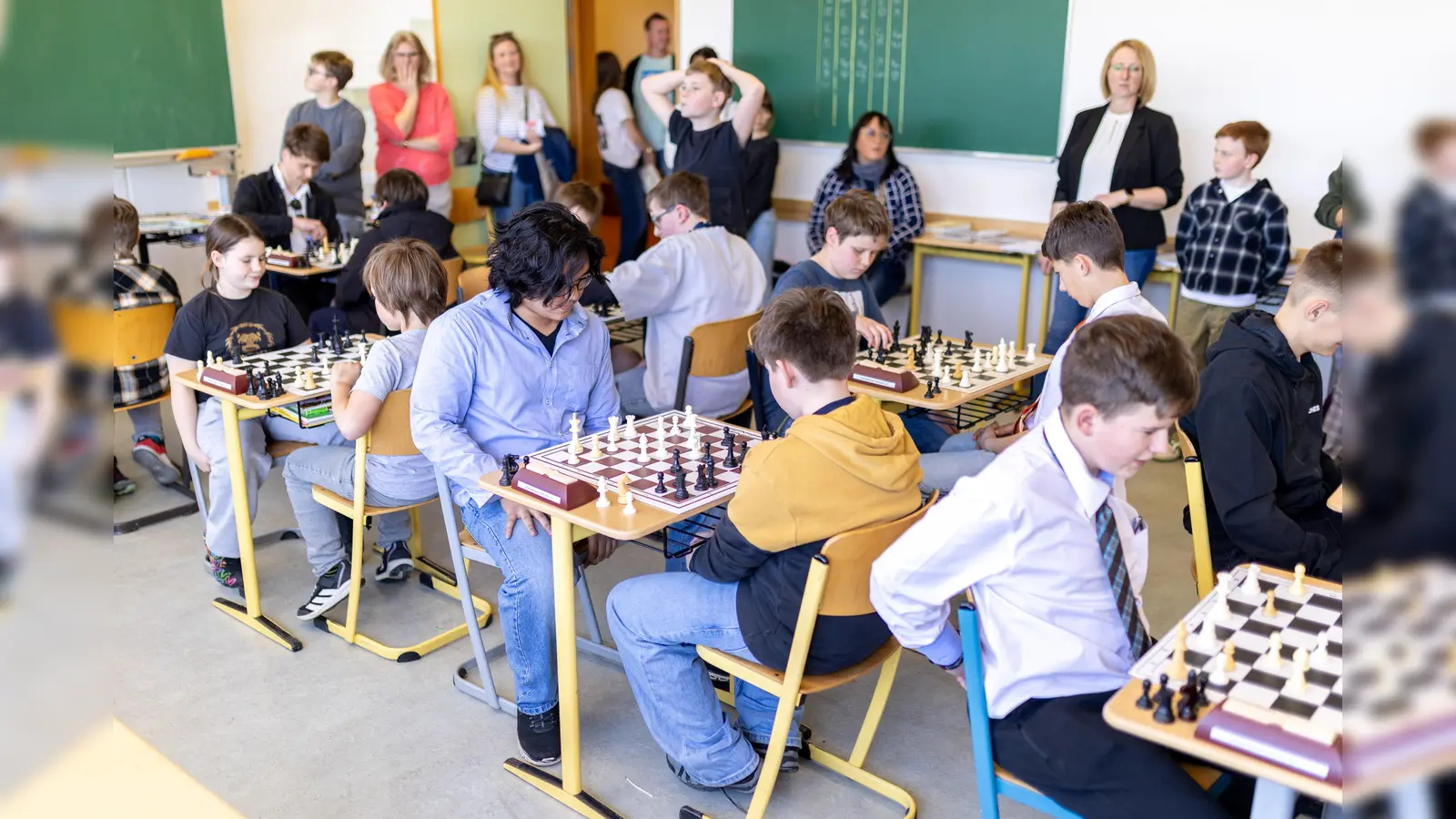 Die Station der Schach-AG war gut besucht beim Informationsnachmittag der Lobkowitz-Realschule. (Bild: Tobias Neubert)