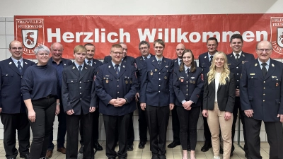 Aktive der Wehr wurden befördert. (Bild: Florian Schlegel)