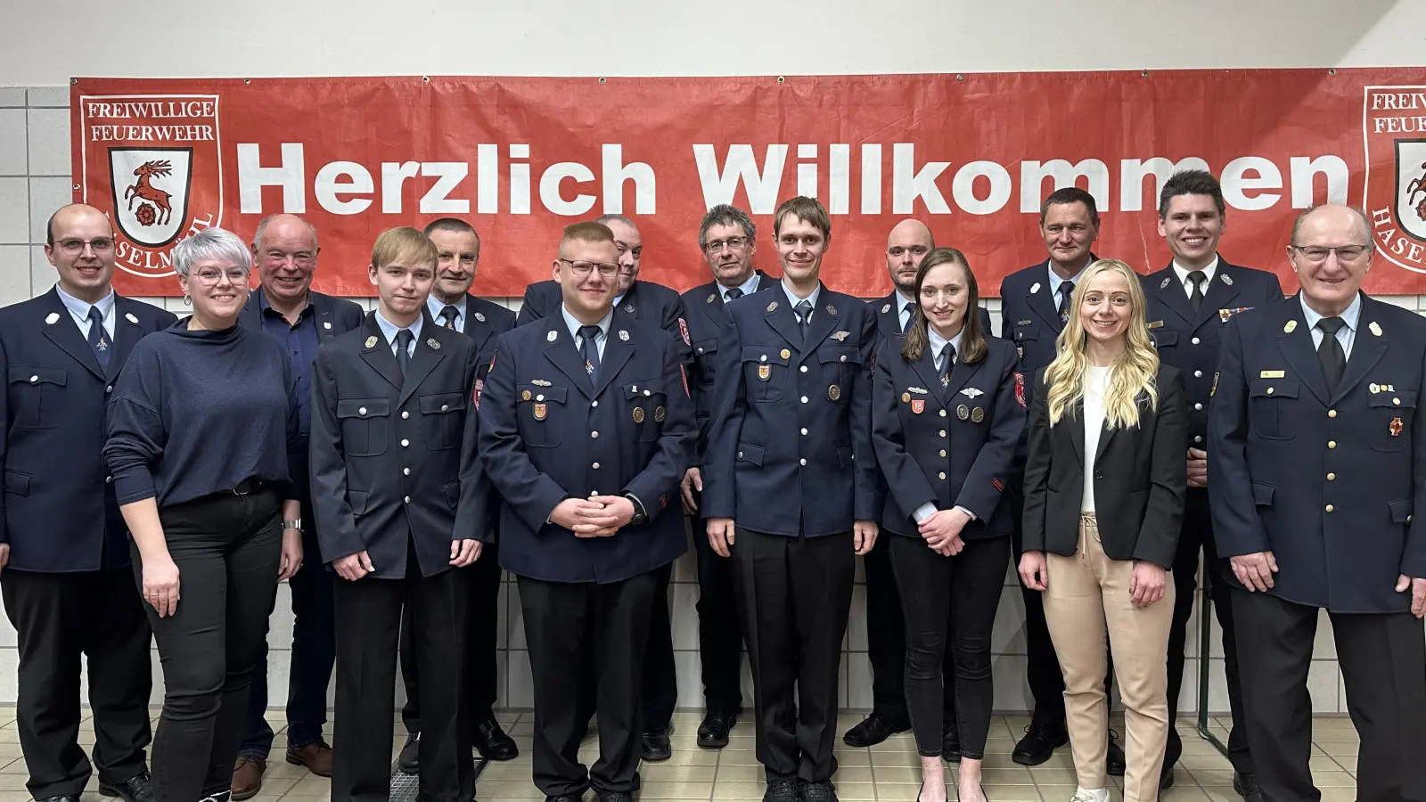 Aktive der Wehr wurden befördert. (Bild: Florian Schlegel)