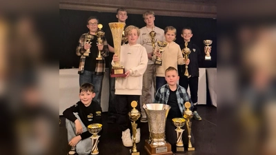 Von Links stehend: Rall Moritz, Scherer Manuel, Gebhard Jack, Scherer Martin, Reuster Bruno, Rall Felix Von Links knieend: Schüller Tobias, Gebhard Leon (Bild: Holger Reuster)