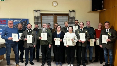 Auf dem Bild von links nach rechts: Hubert Kraus, Johann Hecht, Andreas Michl, Gerhrard Würstl, Ortwin Paradeiser, Richard Ritter, Norbert Riedl, Anja Michl, Stefan Meyer, Verena Stuiber, Stefan Gottfried, Adrian Haider, Roland Michl, Norbert Karger, Josef Maschauer. (Bild: Josef Maschauer)
