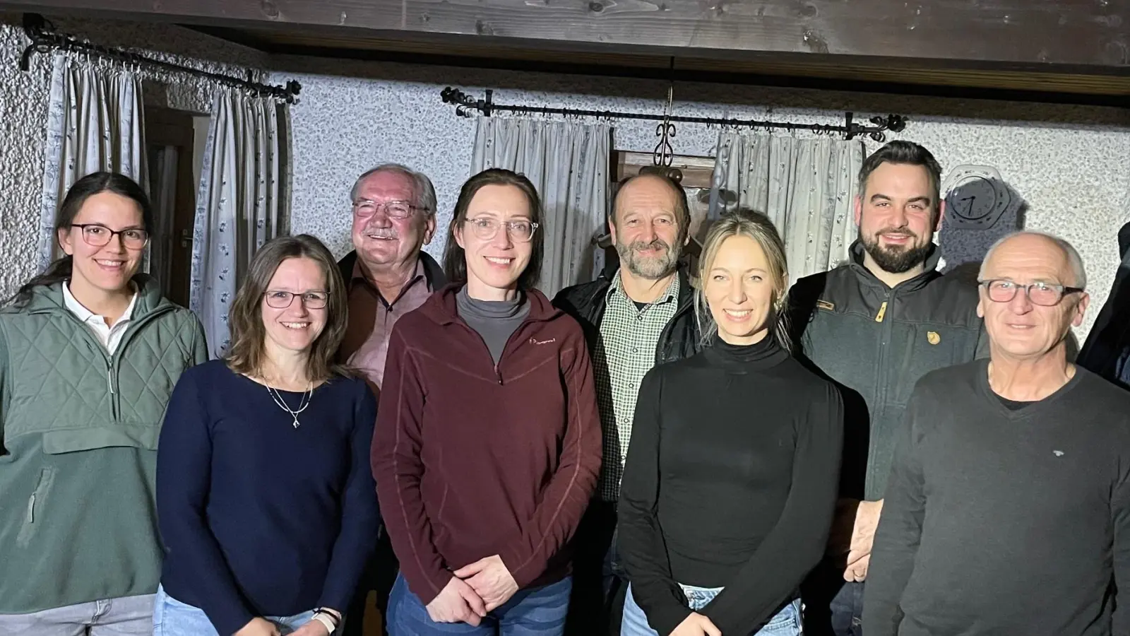  v. l.: Corinna Völkl, Manuela Witt, Hans Seibert, Manuela Forster, Eduard Forster, Ramona Spitzner, Florian Ermer, Anton Hochwart (Bild: Matthias Grötsch)